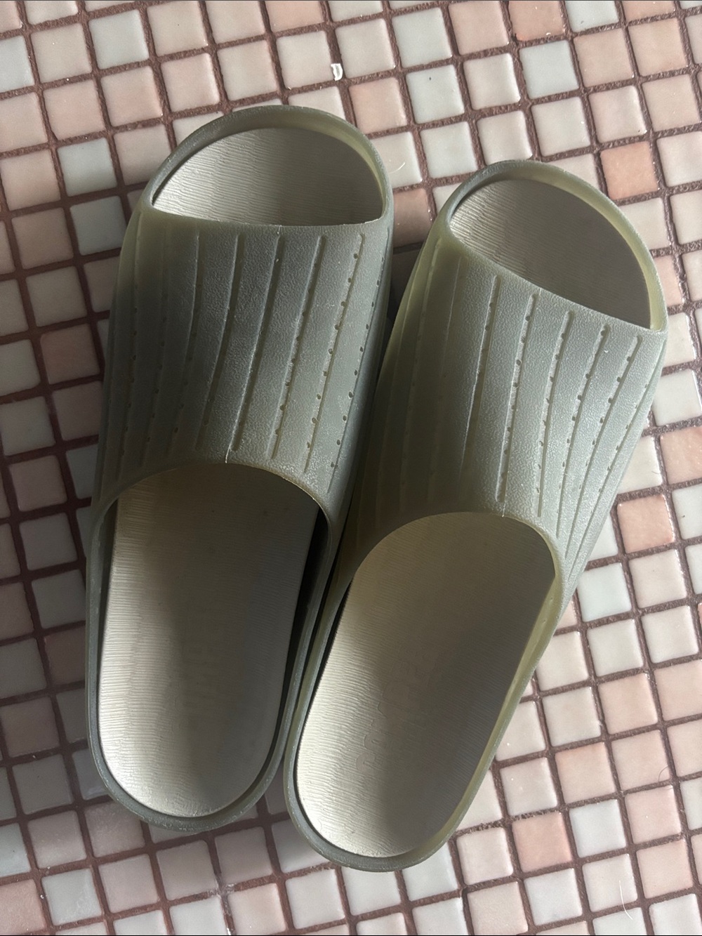 Camper Wabi Men's Slide Sandals in grey/green color